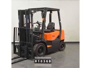 DOOSAN D25G - Внедорожный погрузчик