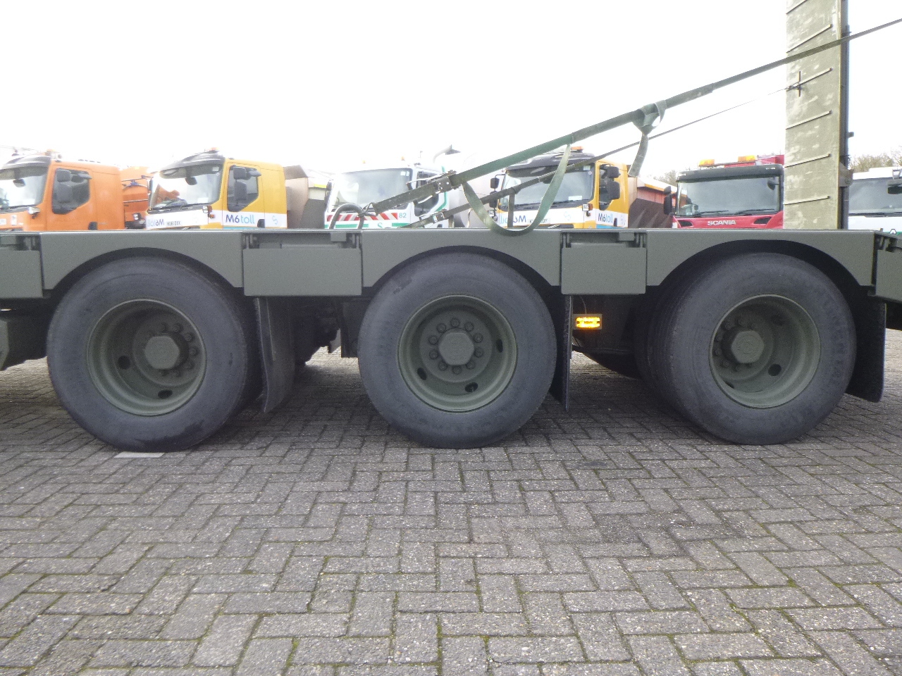 Низкорамный полуприцеп Broshuis 3-axle semi-lowbed trailer E-2130 / 73 t + ramps: фото 13