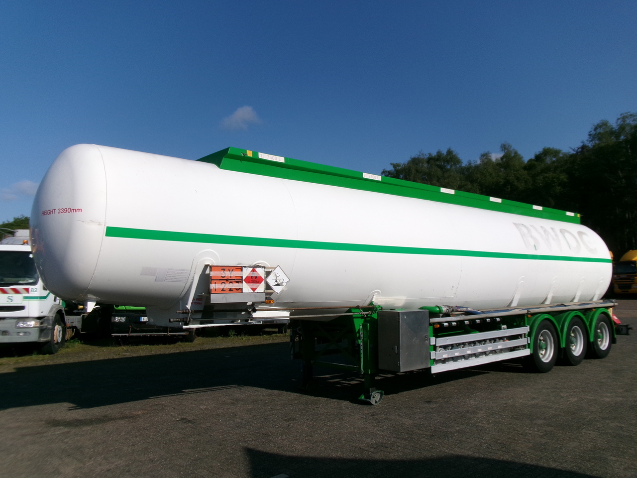 Feldbinder Fuel tank alu 42 m3 / / 6 comp + pump - Полуприцеп-цистерна: фото 1