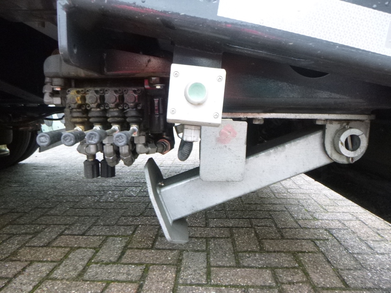 Новый низкорамный полуприцеп Langendorf 3-axle semi-lowbed trailer 48T ext. 13.5 m + ramps: фото 21