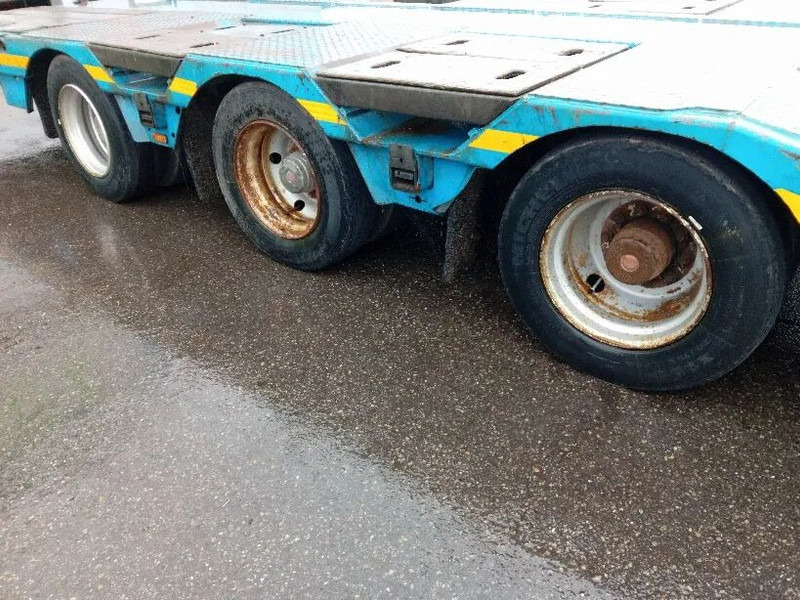 Низкорамный полуприцеп Faymonville