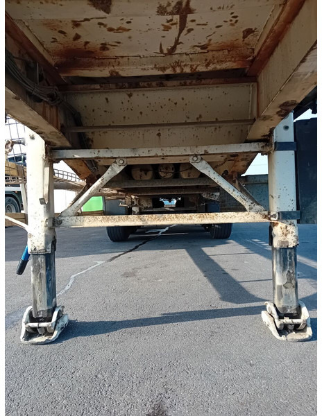 Самосвальный полуприцеп Trax 66 cub