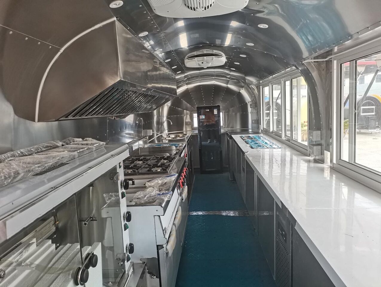 Новый Торговый прицеп ERZODA Airstream trailer  | pizza trailer | coffee trailer  |  food truck: фото 10