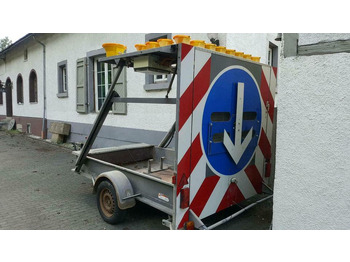  Mersch Verkehrsleittafel Verkehrsleitanhänger vz 616 615 Nissen - Прицеп