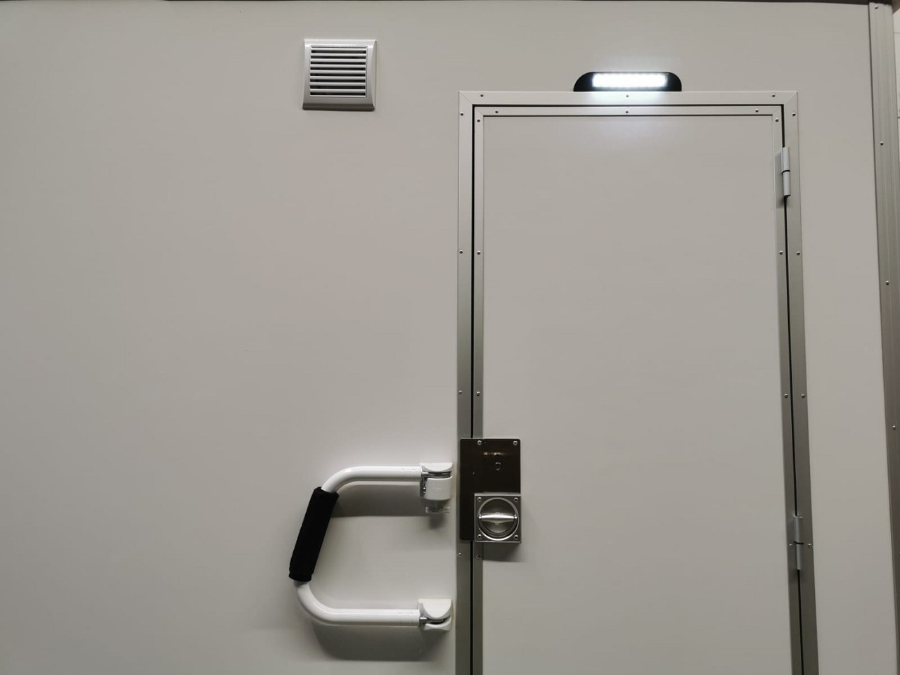 Новый Прицеп ROSEMEIER ER Badanhänger mit WC LUX Toilettenanhänger: фото 21