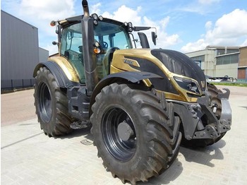 Трактор Valtra T214D Direct Smart Touch: фото 1