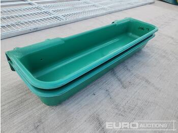  Unused 4' Plastic Feeder (2 of) - инвентарь для животноводства