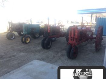 Колёсный трактор Farmall /Johndeere Oldtimer