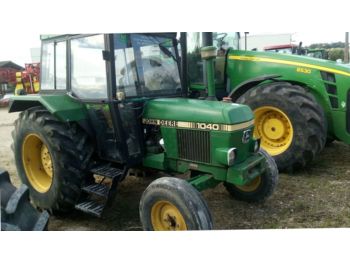 Колёсный трактор John Deere 1040
