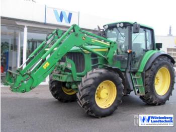 Колёсный трактор John Deere 6630