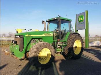 Колёсный трактор John Deere 8110