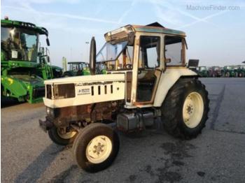 Колёсный трактор Lamborghini 674/70