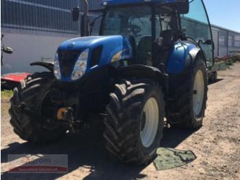 Колёсный трактор New Holland T7050