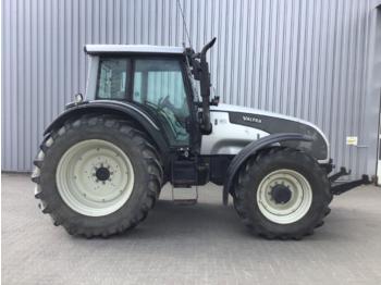 Колёсный трактор / Valtra T171