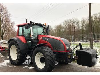 Колёсный трактор Valtra T190 Hitech
