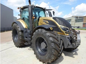 Колёсный трактор Valtra T214D Direct Smart Touch