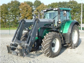 Valtra N142V - Трактор