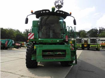 Зерноуборочный комбайн John Deere W550