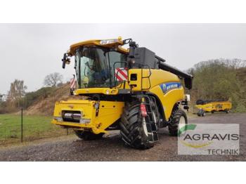 Зерноуборочный комбайн New Holland CR 8080 SCR