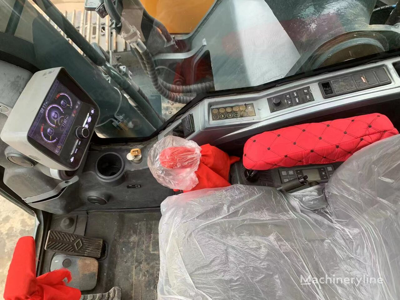 Гусеничный экскаватор Hyundai R305LC-9T: фото 9