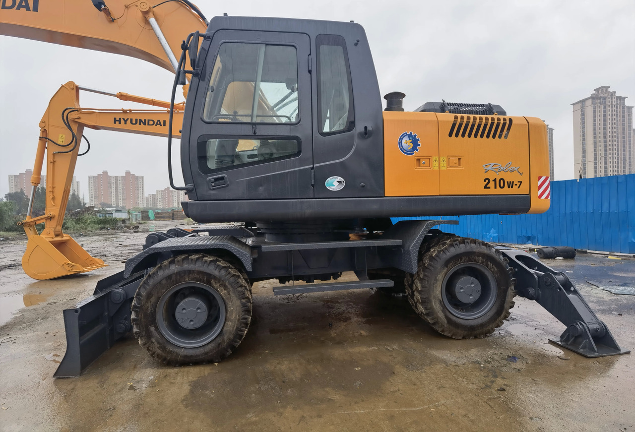 Колёсный экскаватор second hand Hyundai wheel excavator 210W-7 Hyundai used excavator in china yard for sale: фото 4