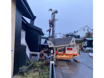 Comacchio GEO 600 - Буровая машина