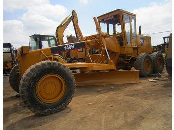 Грейдер CATERPILLAR 140K