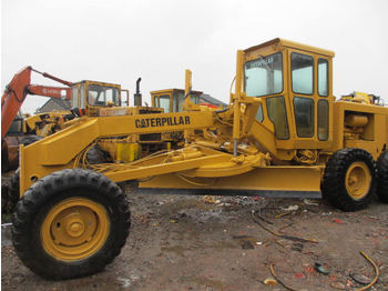 Грейдер CATERPILLAR 140g