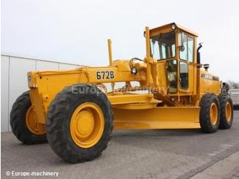 John Deere 672 6x6 - Грейдер