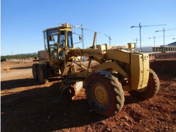 NIVELADORA MITSUBISHI MG 430 2008 - Грейдер