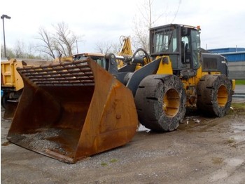 John Deere 744 - Колёсный погрузчик