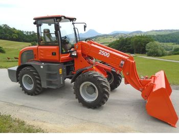  New CLC T 2500 - Колёсный погрузчик