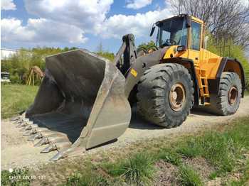 Колёсный погрузчик VOLVO L220E