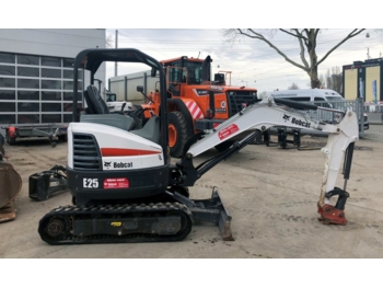 Мини-экскаватор Bobcat E25 Canopy