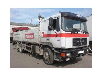 MAN 26.422 with crane - Мобильный кран