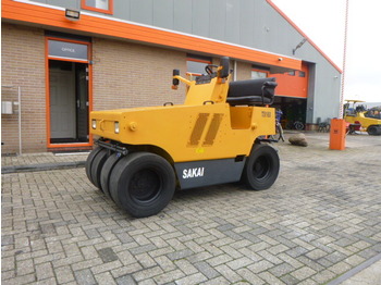 Пневмоколесный каток SAKAI TS160