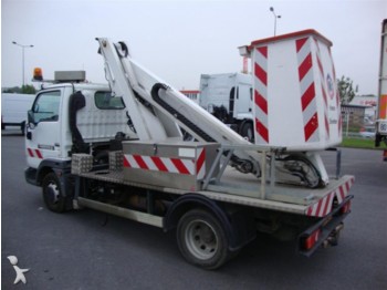 Nissan Cabstar 120.35 - Подъёмник