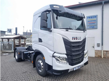 Тягач IVECO X-WAY