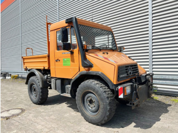 Самосвал UNIMOG U90