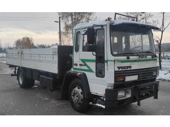 Грузовик бортовой/ Платформа VOLVO FL6