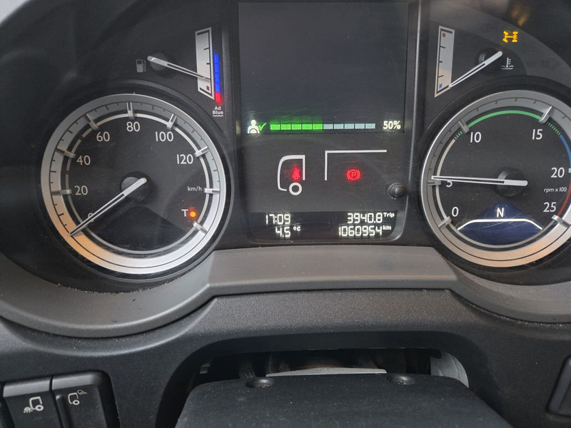 Тягач DAF XF 106 510