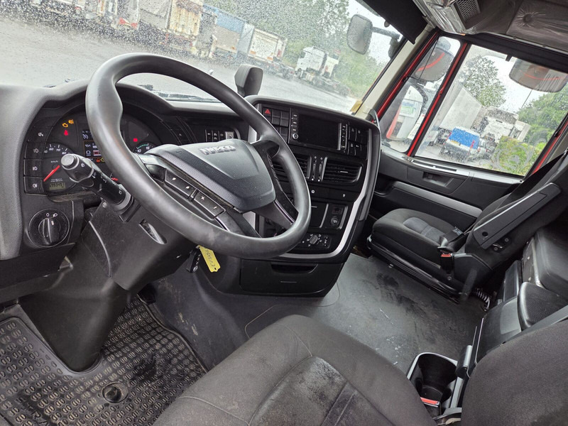 Тягач Iveco Stralis 570