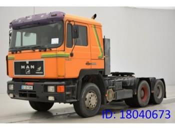 Тягач MAN F90 26.422 Commander