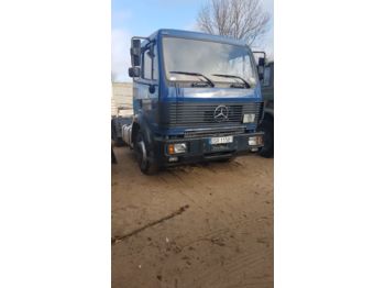 Тягач MERCEDES-BENZ 1824
