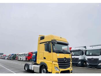 Тягач Mercedes-Benz 1845 Mega Giga Space Actros