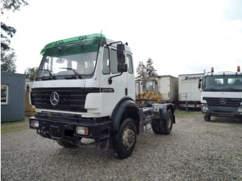 Тягач Mercedes-Benz 2038- AS 4x4