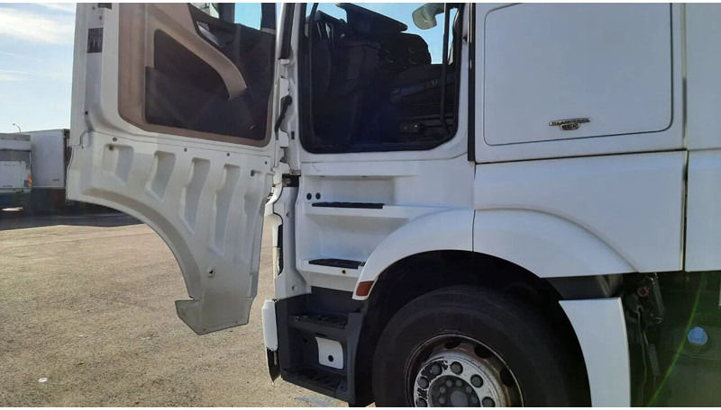Тягач Mercedes-Benz Actros 1845 EEV