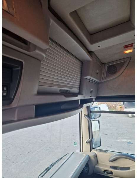 Тягач Renault Magnum 520dxi