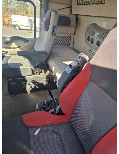 Тягач Renault Magnum 520dxi