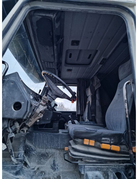 Тягач Scania 143M